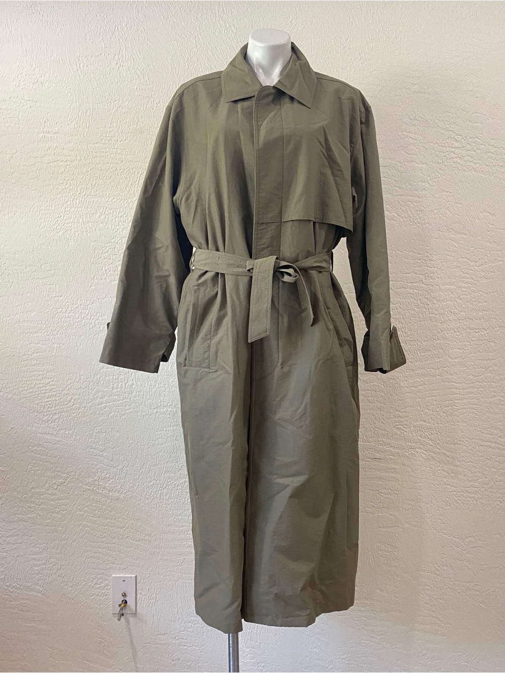 Vintage DRIZZLE 44 Reg Olive Green Trench Coat with Belt